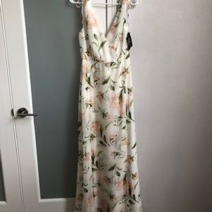 Lulus White Floral Maxi Dress Size M Never Worn